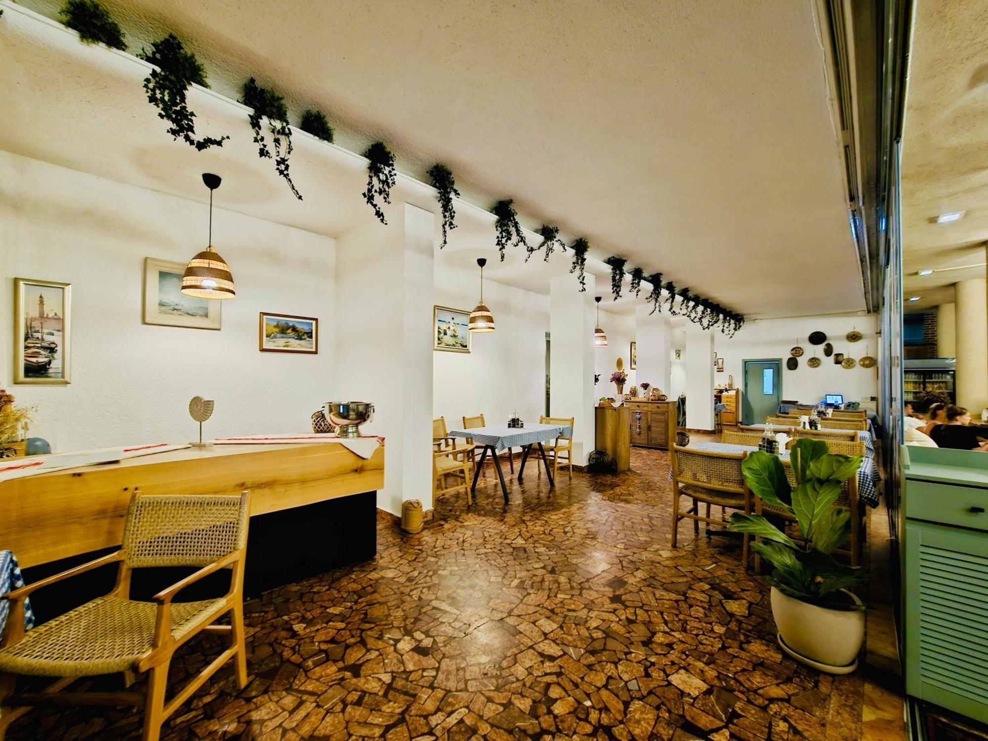 Hotel Carmen 艾福雷诺德 外观 照片
